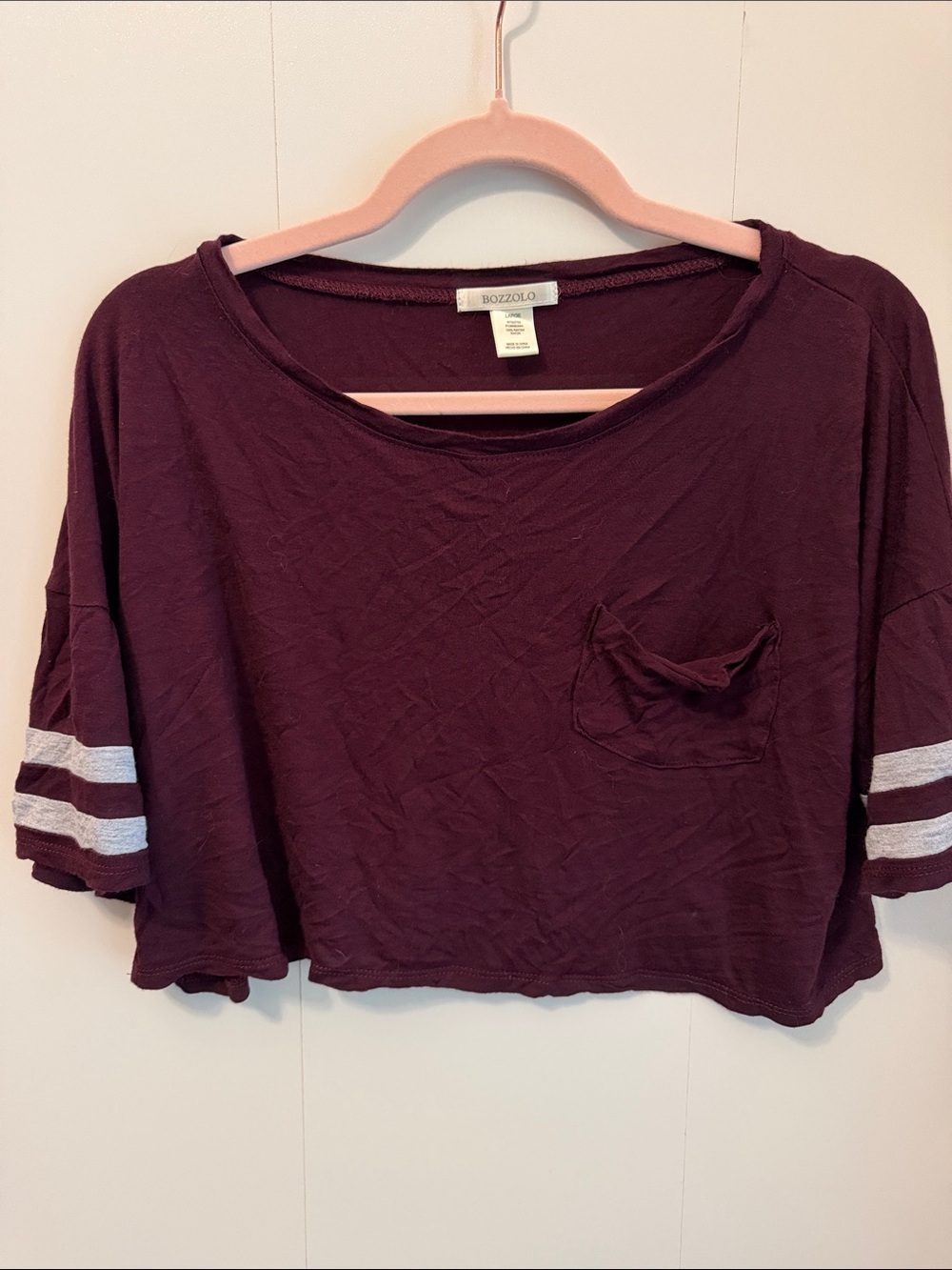 Bozzolo Burgundy Cropped Tee with Contrast Sleeve Stripes